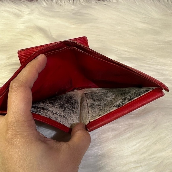 LOUIS VUITTON epi compact wallet and key holder in red bundle - Picture 8 of 17